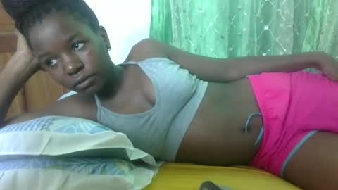 petitesweetchiq online show from October 4, 2025, 11:30 am