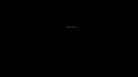 Snapshot of petitgirl_ chatting on October 9, 2025, 2:31 am J A S S online show from October 9, 2025, 2:31 am