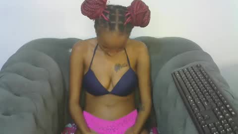 petitpearl online show from February 22, 2025, 2:52 pm