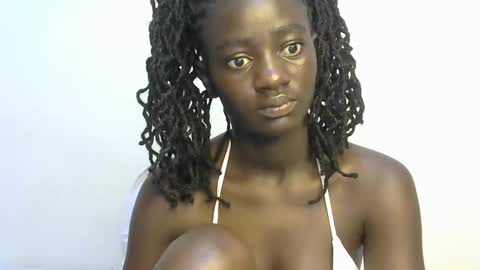 Snapshot of petitte_gyaal chatting on October 18, 2025, 3:57 pm petitte_gyaal online show from October 18, 2025, 3:57 pm