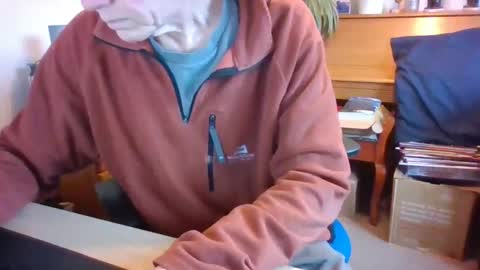 petitwilly online show from January 15, 2025, 10:38 am