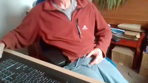 Snapshot of petitwilly chatting on February 10, 2026, 2:32 pm petitwilly online show from February 10, 2026, 2:32 pm