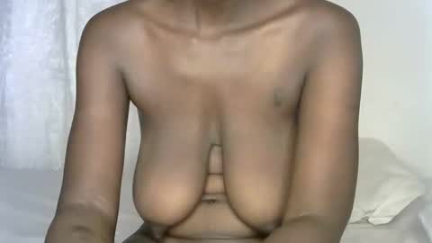 pettite_cora1 online show from November 17, 2025, 3:29 pm