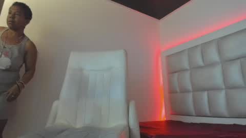 peyton_wat20 online show from September 22, 2025, 6:10 pm