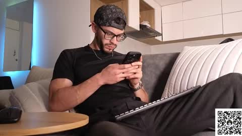 phantom_bigger1 online show from February 6, 2026, 8:23 pm