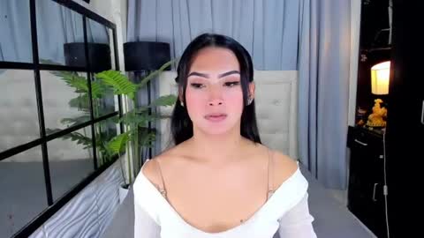 phenomenal_ivy online show from June 10, 2026, 10:47 am