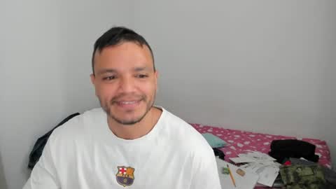 Snapshot of philipe_inzagui chatting on July 9, 2026, 6:45 pm Philipe online show from July 9, 2026, 6:45 pm