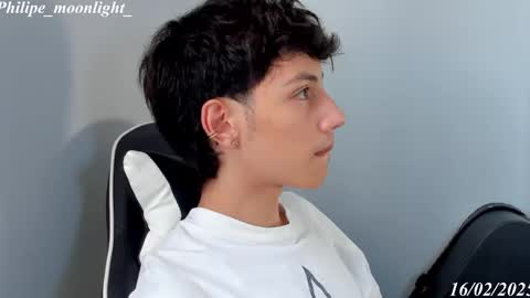 Phil.   INDEPENDENT MODEL online show from February 16, 2025, 8:33 pm