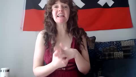 sophie online show from February 14, 2025, 3:36 pm