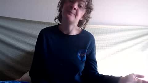 sophie online show from March 12, 2025, 2:01 pm