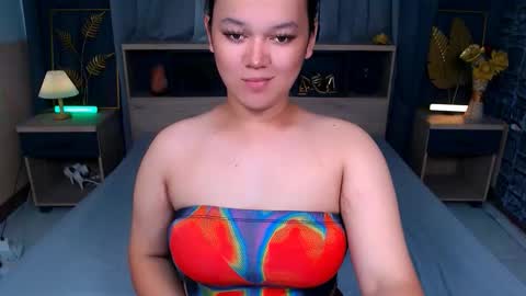 Phoebe online show from September 19, 2025, 6:37 am