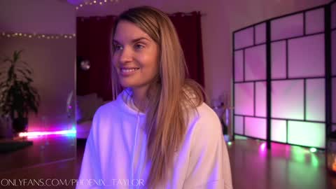 PHOENIX TAYLOR online show from December 7, 2024, 5:37 am