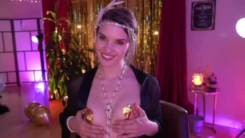 PHOENIX TAYLOR online show from January 1, 2025, 5:11 am