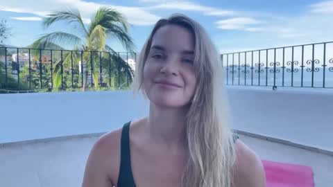 PHOENIX TAYLOR online show from October 7, 2025, 2:58 pm