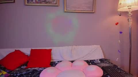 Phoenixvale Pls follow me online show from November 12, 2025, 3:34 pm