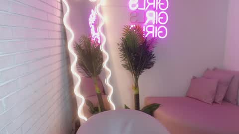 Snapshot of pia_tay chatting on December 18, 2024, 7:15 am PIA online show from December 18, 2024, 7:15 am