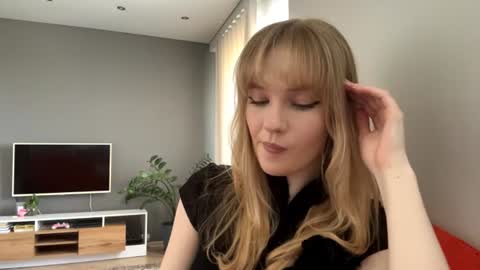 Kristie online show from June 15, 2026, 11:18 pm