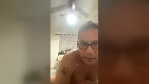 Snapshot of picadoce1975 chatting on March 25, 2026, 12:49 am picadoce1975 online show from March 25, 2026, 12:49 am