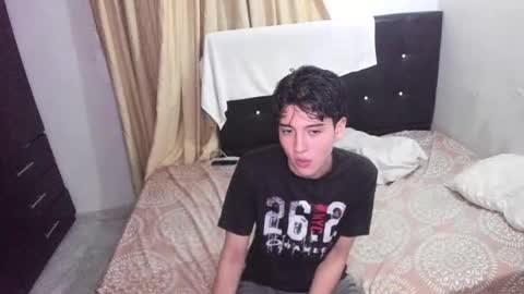 picaszomilos350 online show from February 15, 2026, 7:51 am