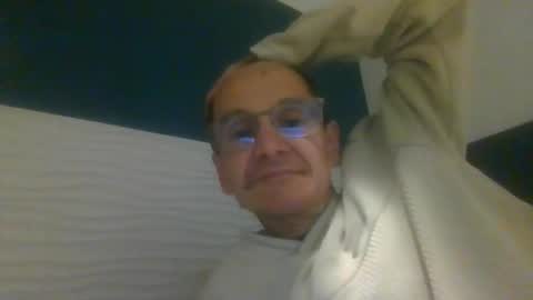 pichoun71 online show from January 6, 2025, 8:07 pm