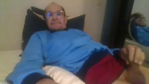 pichoun71 online show from January 12, 2025, 7:43 am