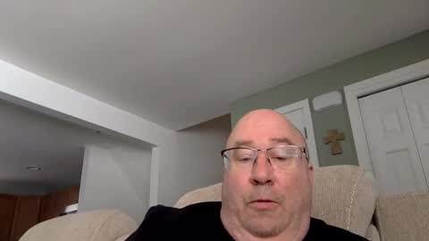 pickme11113 online show from March 4, 2025, 7:01 pm