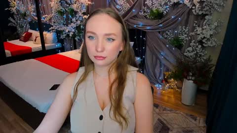 Emelie online show from December 26, 2024, 1:21 pm