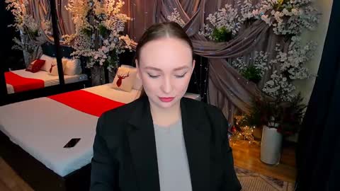 Emelie online show from December 28, 2024, 10:36 am