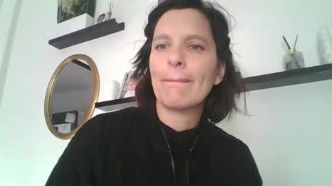 Snapshot of piediniecollant chatting on November 21, 2025, 1:43 pm PIEDINIECOLLANT online show from November 21, 2025, 1:43 pm