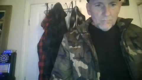 pierce702702 online show from January 1, 2025, 5:43 am