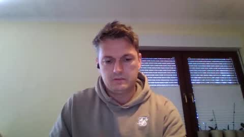 piercingsxxx online show from April 25, 2026, 12:30 pm