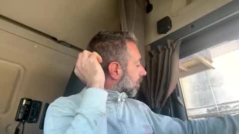 Snapshot of pierotu chatting on November 5, 2025, 11:54 am pierotu online show from November 5, 2025, 11:54 am