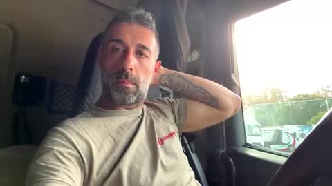 pierotu online show from April 13, 2026, 3:28 pm