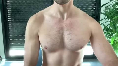 pierre81000 online show from November 29, 2025, 1:36 pm