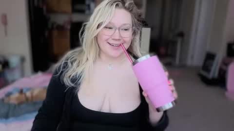 Snapshot of piggyrose chatting on January 31, 2026, 7:11 pm Piggy Rose online show from January 31, 2026, 7:11 pm