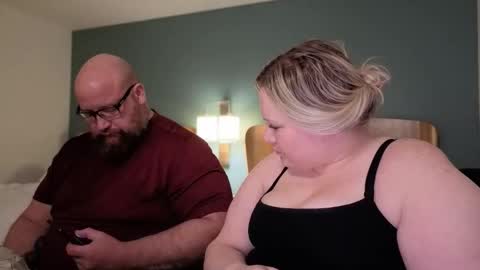 Snapshot of piggyrose chatting on February 15, 2026, 12:29 am Piggy Rose online show from February 15, 2026, 12:29 am