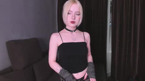 piginnya online show from November 5, 2025, 2:39 pm