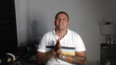 Snapshot of pikoro_gomez chatting on December 17, 2024, 1:18 am pikoro_gomez online show from December 17, 2024, 1:18 am