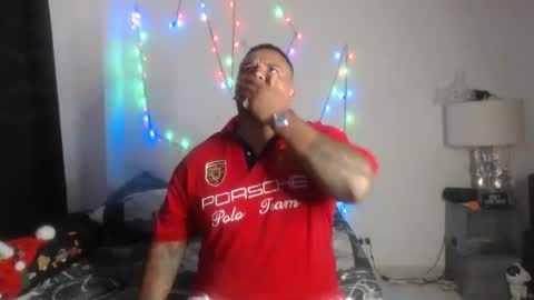 Snapshot of pikoro_gomez chatting on December 24, 2024, 1:38 am pikoro_gomez online show from December 24, 2024, 1:38 am