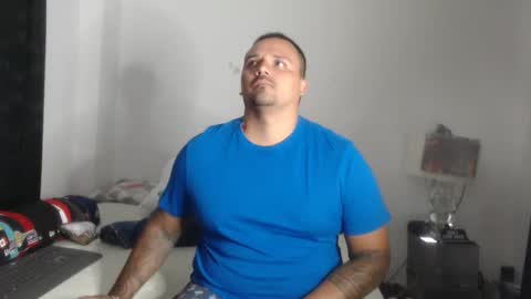 Snapshot of pikoro_gomez chatting on March 4, 2025, 1:55 am pikoro_gomez online show from March 4, 2025, 1:55 am