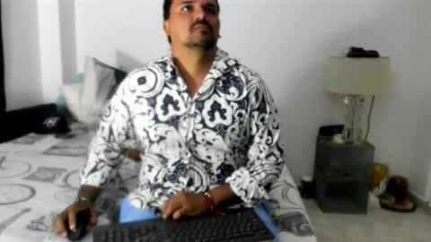 Snapshot of pikoro_gomez chatting on November 9, 2025, 2:10 am pikoro_gomez online show from November 9, 2025, 2:10 am