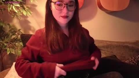 PilloGoddess online show from March 13, 2026, 10:33 am