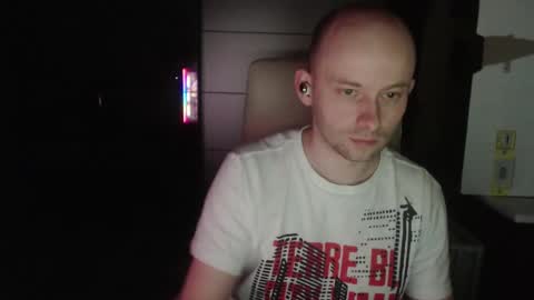 Snapshot of pimptheride chatting on December 7, 2024, 11:56 pm Bee online show from December 7, 2024, 11:56 pm