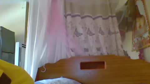pinah1997 online show from June 8, 2026, 10:04 am