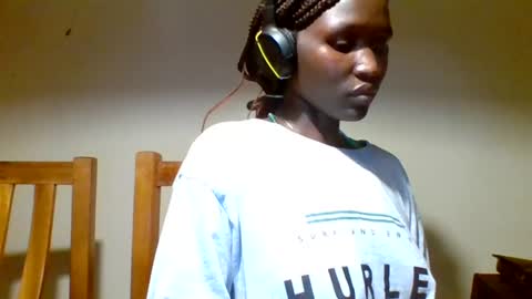 Snapshot of pinah1997 chatting on August 1, 2026, 9:25 pm pinah1997 online show from August 1, 2026, 9:25 pm