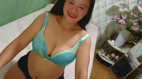 Snapshot of pinay_flor chatting on April 13, 2026, 11:05 am IM FLOR online show from April 13, 2026, 11:05 am