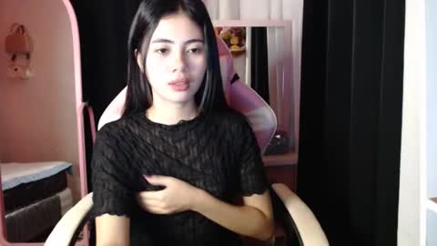 Snapshot of pinay_sharmelyn chatting on May 16, 2026, 5:12 pm sharmelynbebe online show from May 16, 2026, 5:12 pm