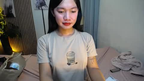 Shenna online show from November 2, 2025, 4:59 am