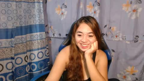 Snapshot of pinay_singlemomxs chatting on March 18, 2026, 7:50 pm pinay_singlemomxs online show from March 18, 2026, 7:50 pm
