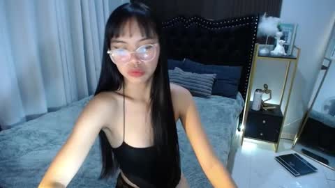 dee online show from March 12, 2025, 5:49 pm